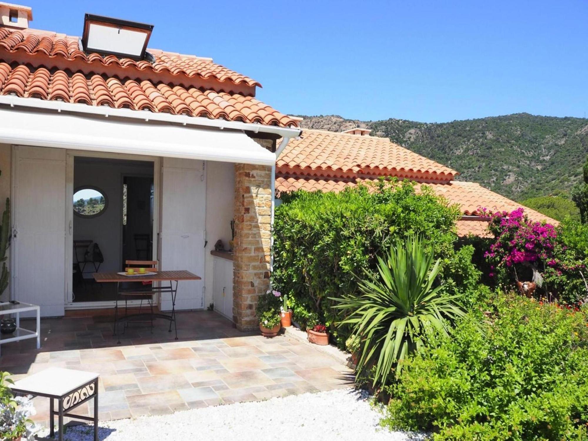 Pretty Tiny House With Sea View, Le Lavandou Exterior photo